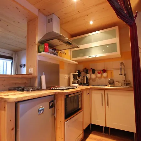 Appartement Joli Cosy à Champagny, Proche Centre, Terrasse, 4 Pers., Accès Rapide Commerces/télécabine - Fr-1-464-196