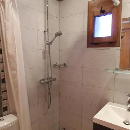 Joli Cosy à Champagny, Proche Centre, Terrasse, 4 Pers., Accès Rapide Commerces/télécabine - Fr-1-464-196 Appartement *